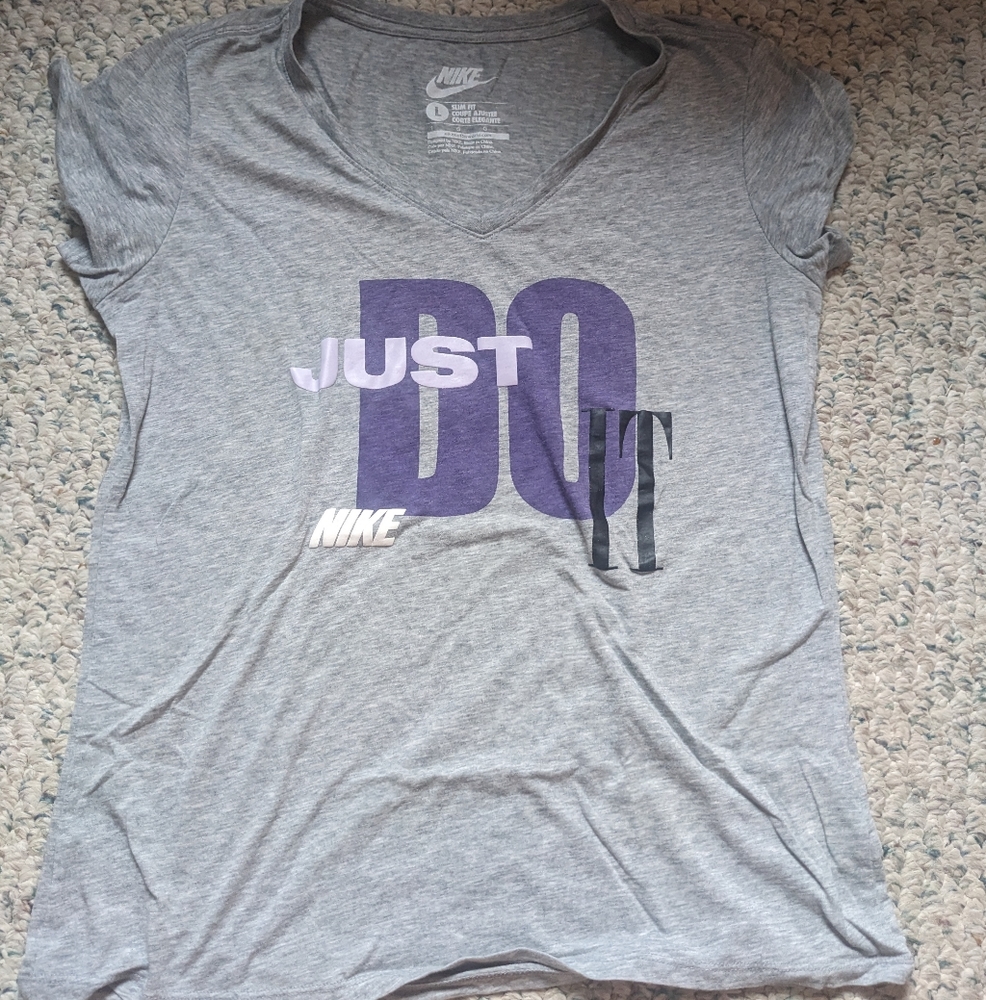 Nike Slim-fit V-neck Women's Size L